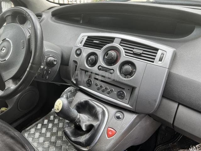 Renault Scénic Diesel 2009 – État Propre