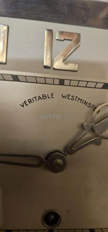 ساعة حائطية عتيقة - 2