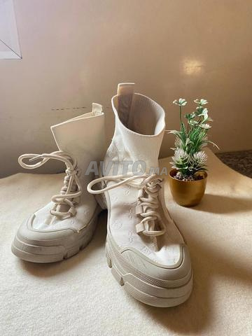 بوط نسائي باللون البيج - 2