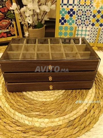 Boîte à accessoires de haute qualité et d'excellente taille