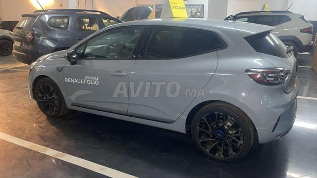 Renault Clio Hybride Automatique 2025 à Benslimane