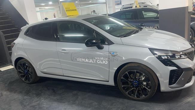 Renault Clio Hybride Automatique 2025 à Benslimane