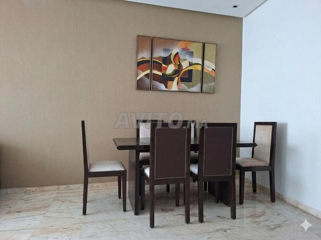 Salle à manger en bois massif couleur wengé et 6 chaises