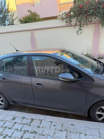 208 bien équipée - 2