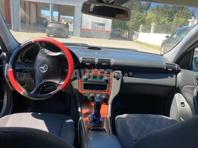 Mercedes-Benz 200 Diesel Manuelle 2004 à Tanger - 2