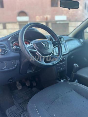 Dacia Logan neuve et propre