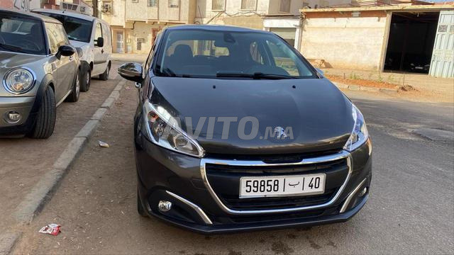 Peugeot 208 full options
