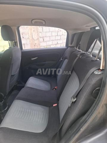 Fiat Punto Essence Manuelle 2008 à Larache - 2