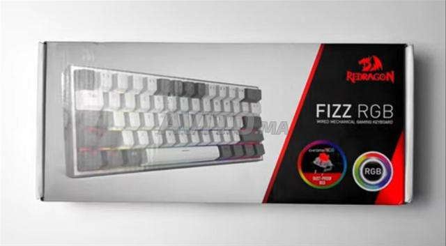 Clavier mécanique Redragon K617 Fizz encore propre