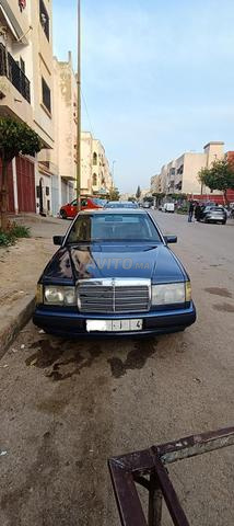 Mercedes 250 d'origine, encore très propre