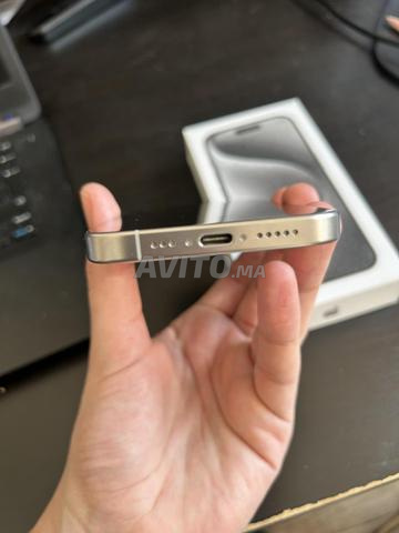 iPhone 15 Pro 256 Go - 2