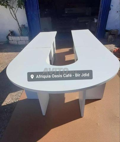 TABLE DE RÉUNION SUR MESURE