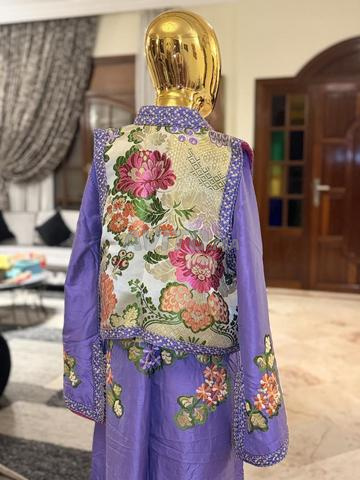 قفطان بنفسجي مطرز يدوياً - 2