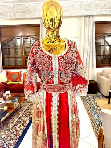 قفطان أحمر مصنوع يدويًا - 2