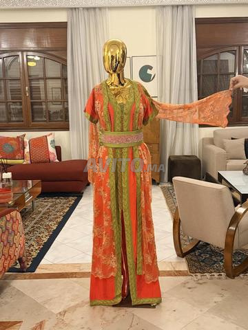 تكشيطة برتقالية وخضراء مصنوعة يدوياً - 2