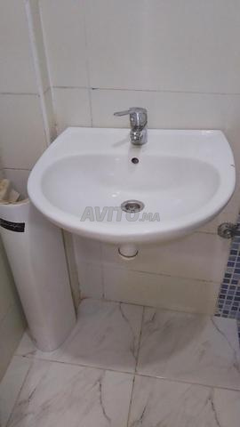 Toilette et lavabo - 2