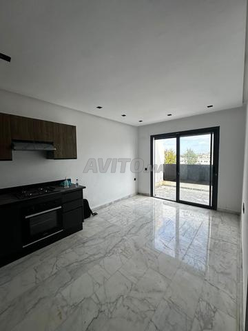 Studio à louer quartier des hôpitaux - image 5