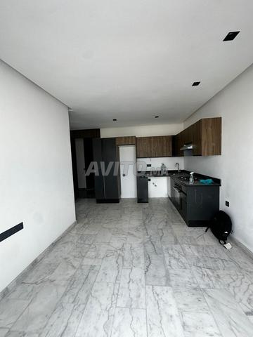 Studio à louer quartier des hôpitaux - image 3