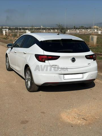 Opel Astra Diesel Automatique 2019 à Meknès - 2