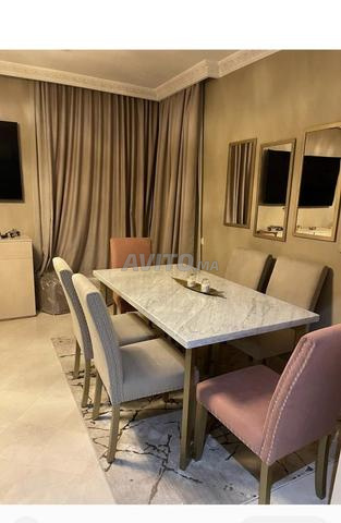 شقة للبيع مع مسبح - 2