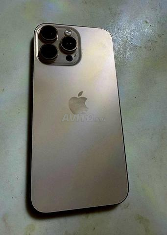 iPhone 16 Pro Max & Chargeur Original