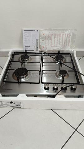 Plaque à gaz Kitchenlux 60x60 1 an de garantie