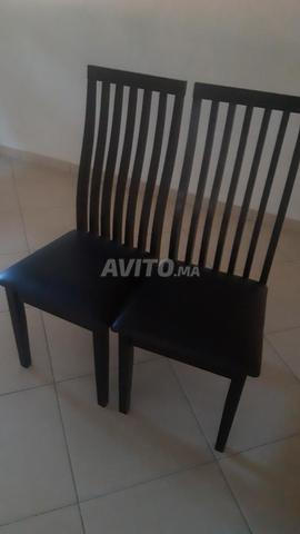 Table avec chaises - 2