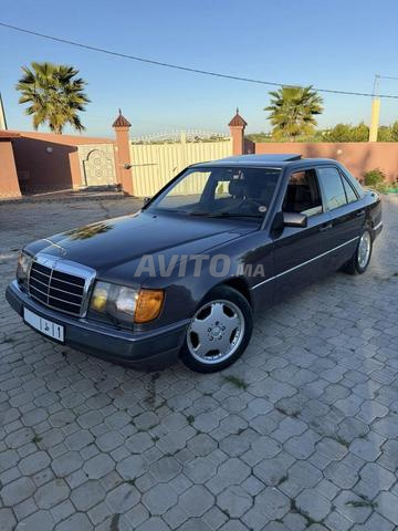 Mercedes, 230 vitesse automatique