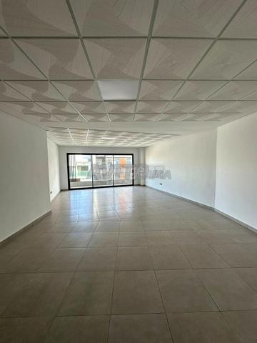 CMN-AI-1094 - مكتب للإيجار في روش نوار