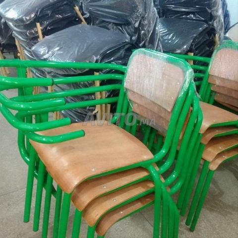 Chaise ISO avec bureau à prix attractif