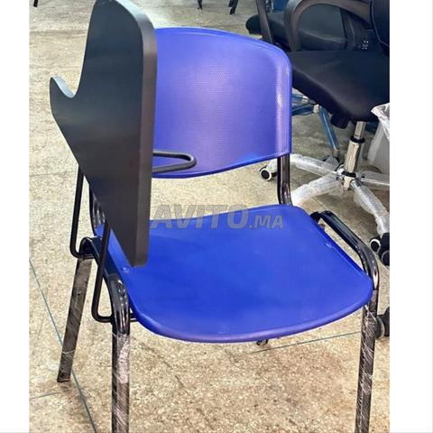 Chaise ISO avec bureau à bon prix