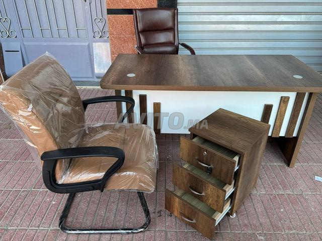 Bureau fabriqué localement de haute qualité