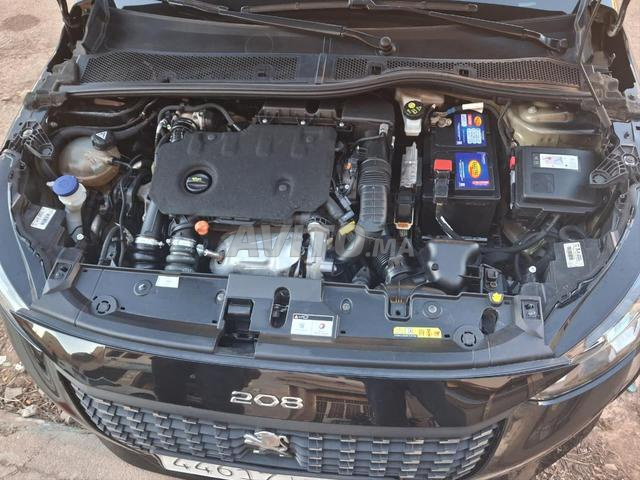 Peugeot-208 - 2