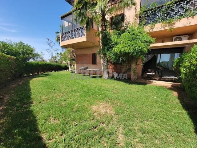 شقة رائعة بالطابق الأرضي بحديقة في بالميراي