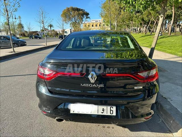 Megane sedan intense en excellent état - 2