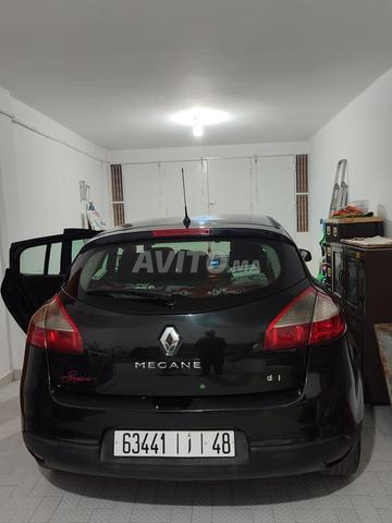 Renault Megane Diesel Manuelle 2015 à Oujda - 2