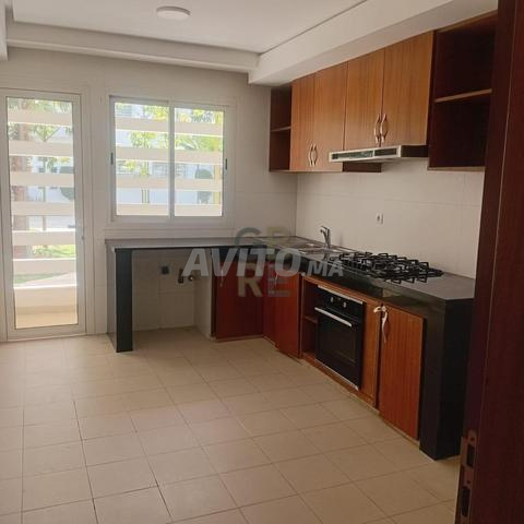 شقة جميلة مع تراس في حي رياض الرباط - 2