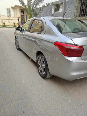 🚗 Voiture 🚗 couleur crème neuve - 2