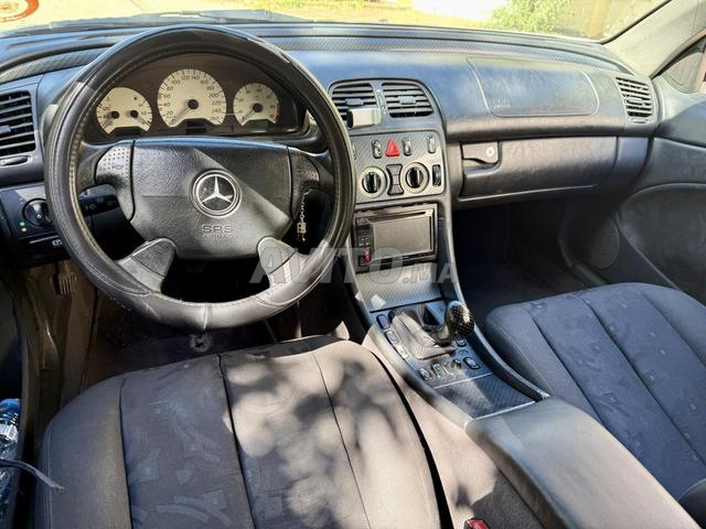 Mercedes-Benz Classe CLK Essence Manuelle - 2