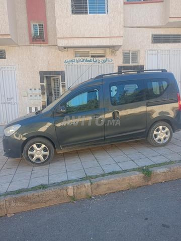 مدينة صفرو - السيارة متواجدة هناك، لا تزال نظيفة، لمن يريدها مرحبا