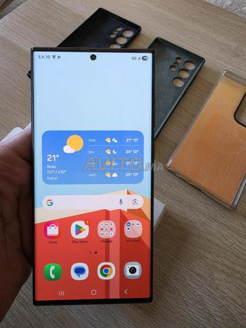 S23 Ultra 512/12 5G très bon état avec pochettes