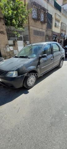 Dacia Logan essence 1ère main peinture maison