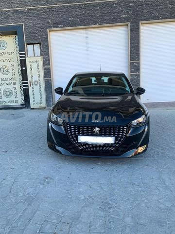 Peugeot 208 Diesel Automatique 2022 à Tanger - 2