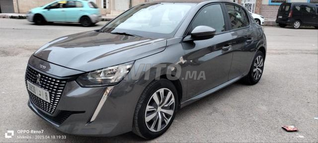 Peugeot 208 neuve - 2