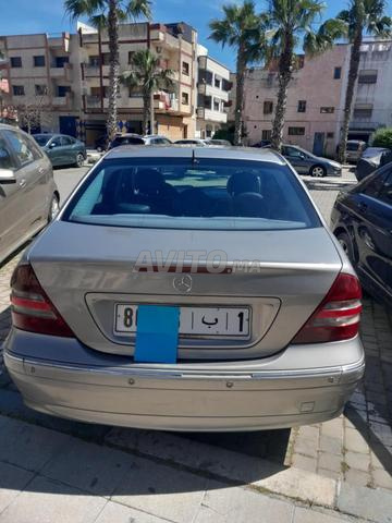 Mercedes 220c à Salé hay salam - 2