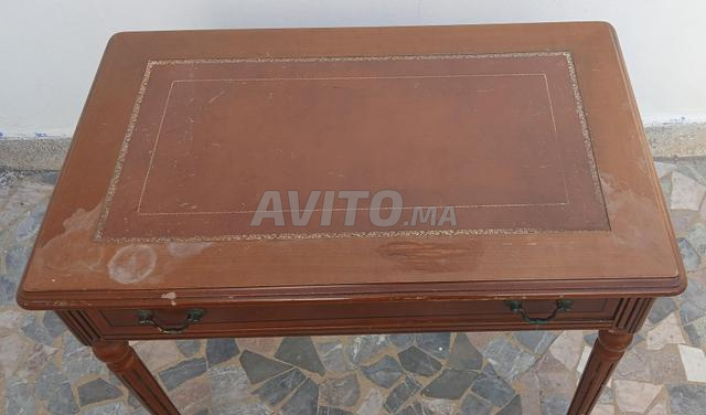 طاولة عتيقة - 2