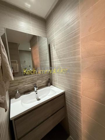 Joli appartement 2 chambres meublé avec terrasse à louer - image 4