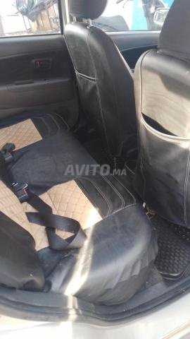 Une voiture à vendre - 2