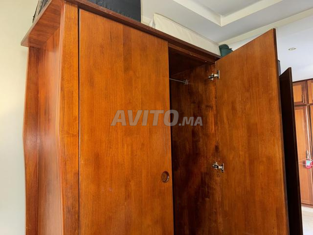 Armoire BOIS MASSIF - très bon état