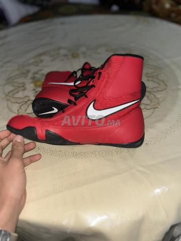 Chaussures de boxe Nike Machomai 2 en rouge et blanc. - 2